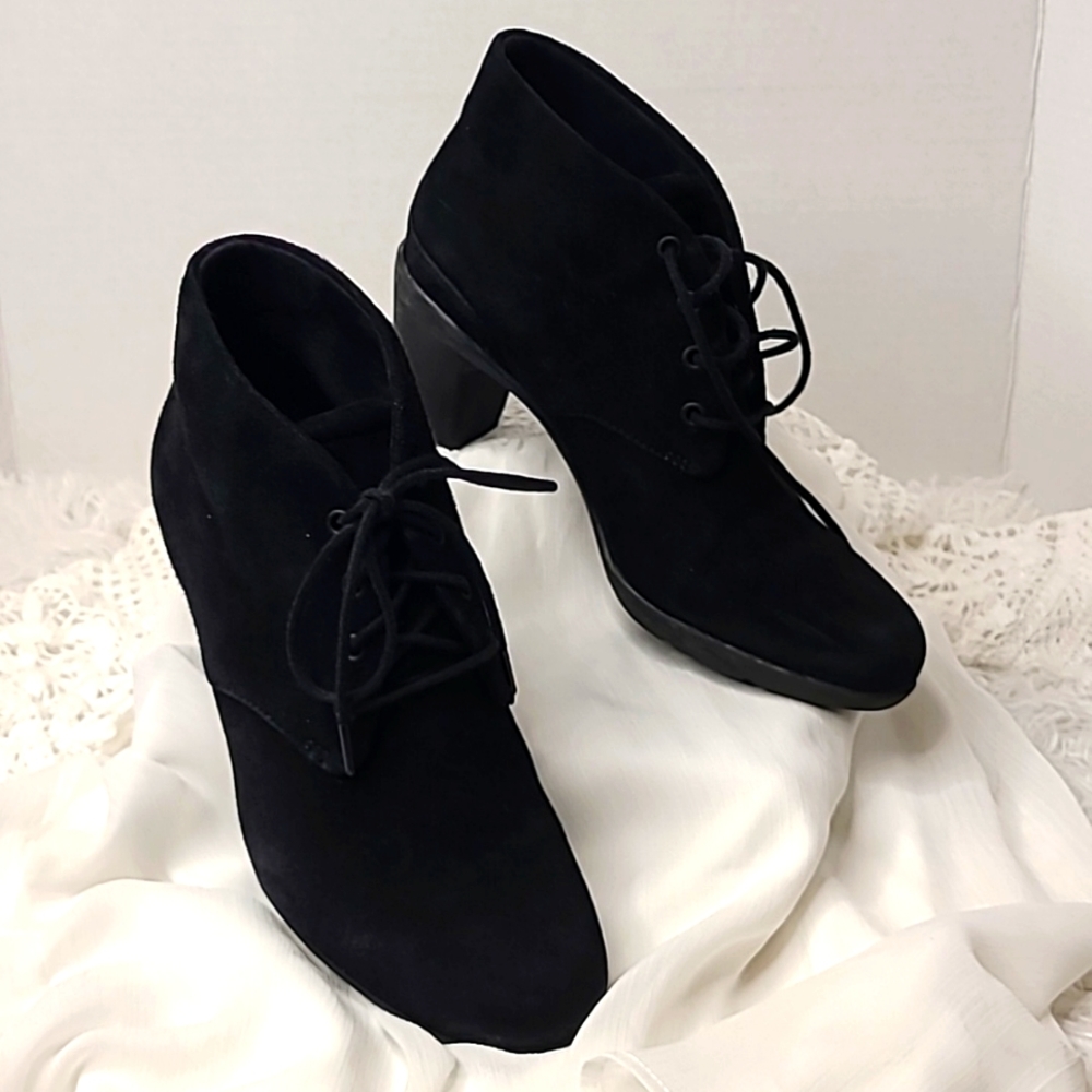 Clarks Artisan Lace Up Shooties